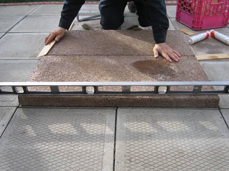 Comment installer votre foyer extérieur sur une surface de béton ou de pavé uni