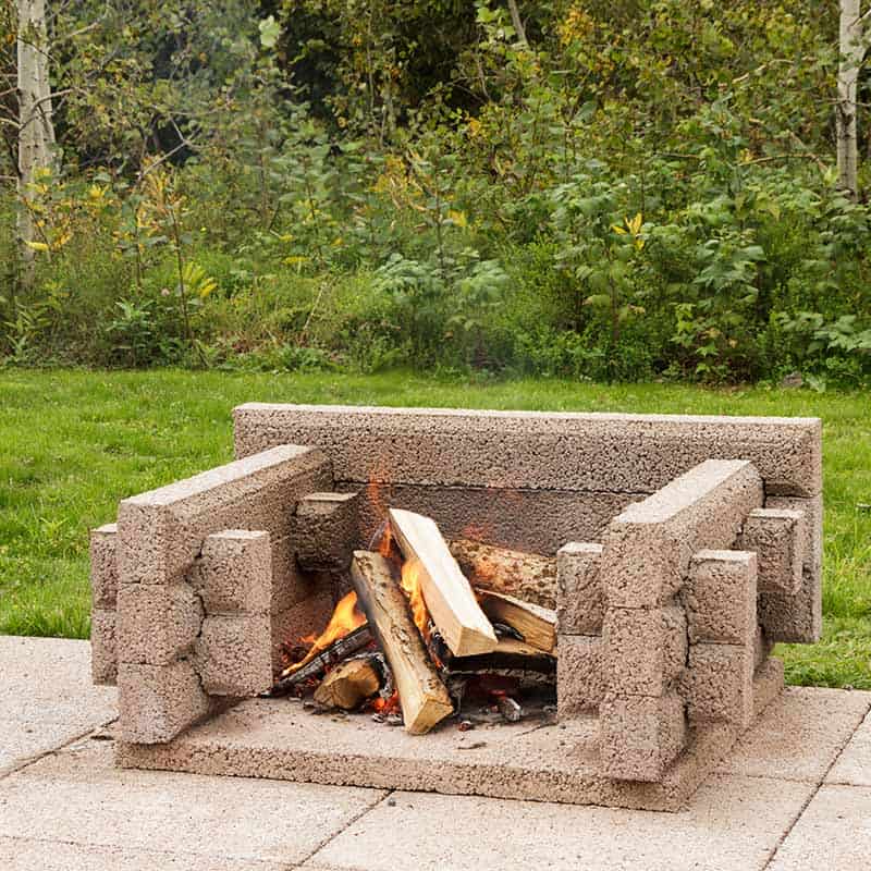 foyer extérieur le Pique-nique pierre