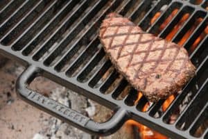 cuisson steak foyer exterieur cuisson d'un steak sur un foyer extérieur