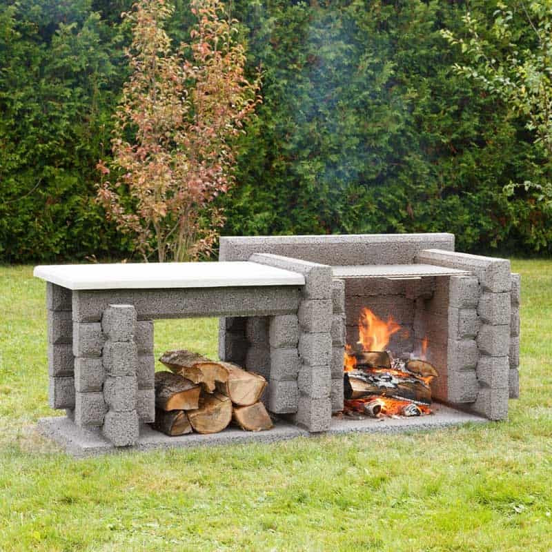 Foyer d'extérieur Le Campagnard avec grille à steak Assemblage à gauche