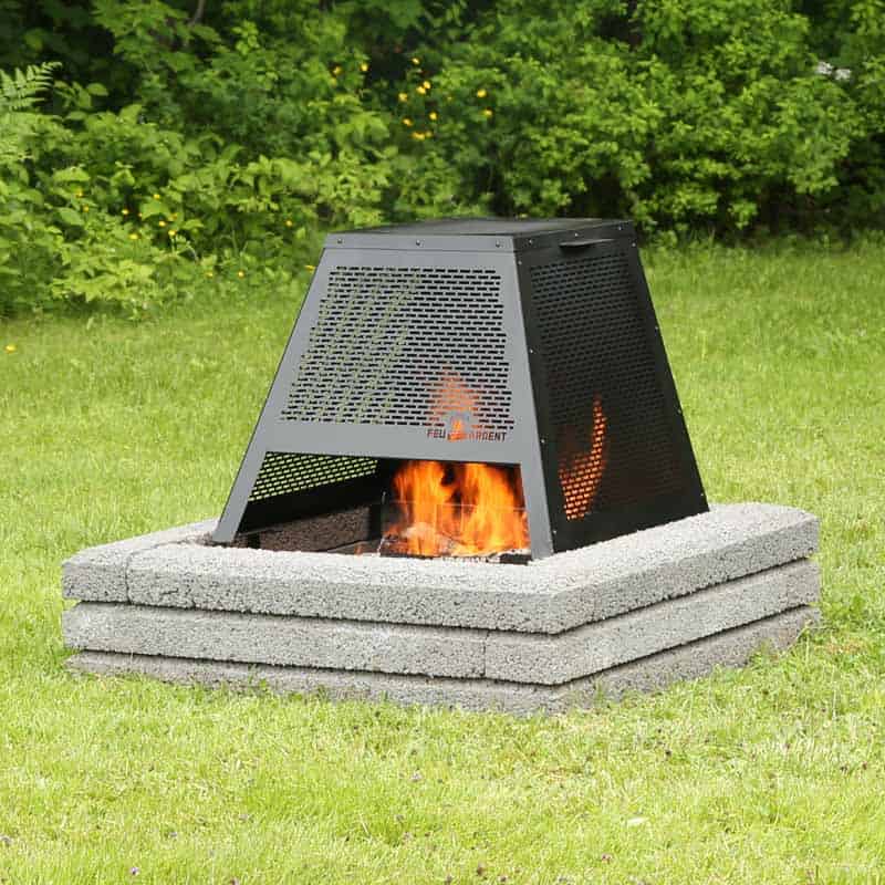 foyer extérieur le Camping avec pare-étincelles pyramide