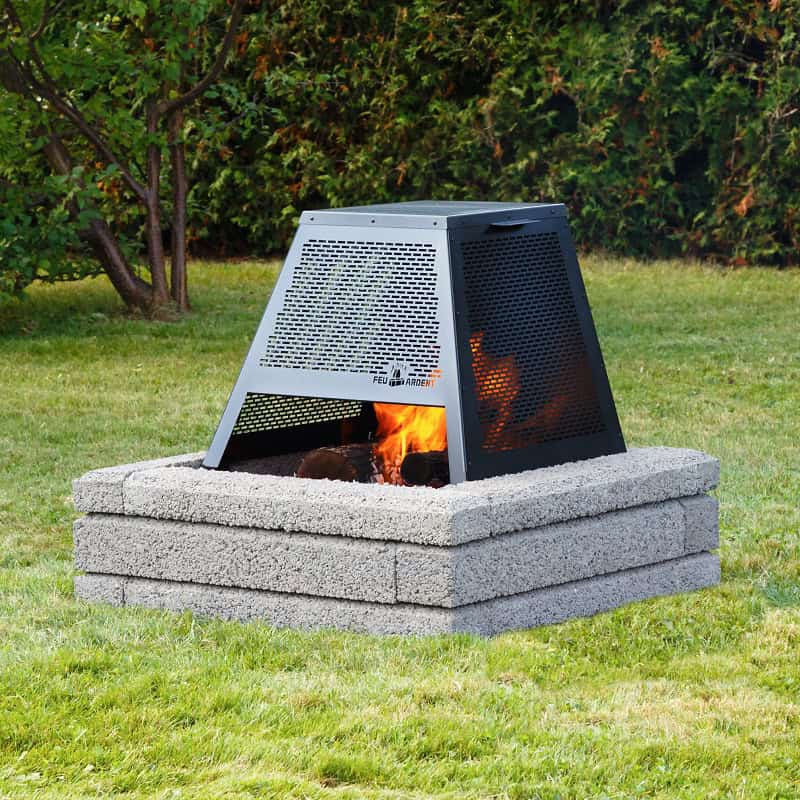 foyer camping rehaussé en gris et pare-etincelles