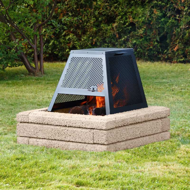 foyer Camping Rehaussé en beige et pare-etincelles